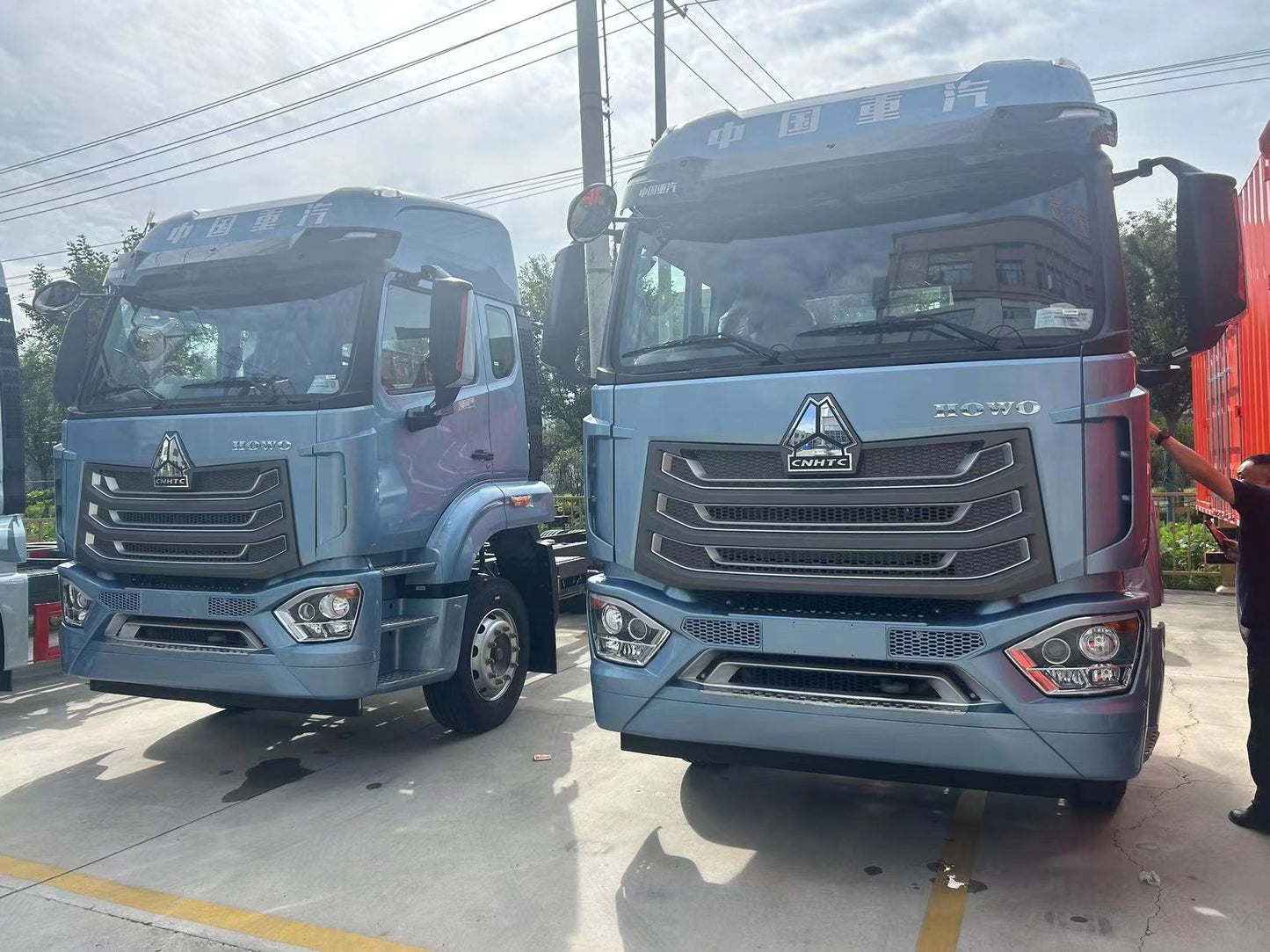 New Howo 290HP Truck Tractor for Sale rear side view