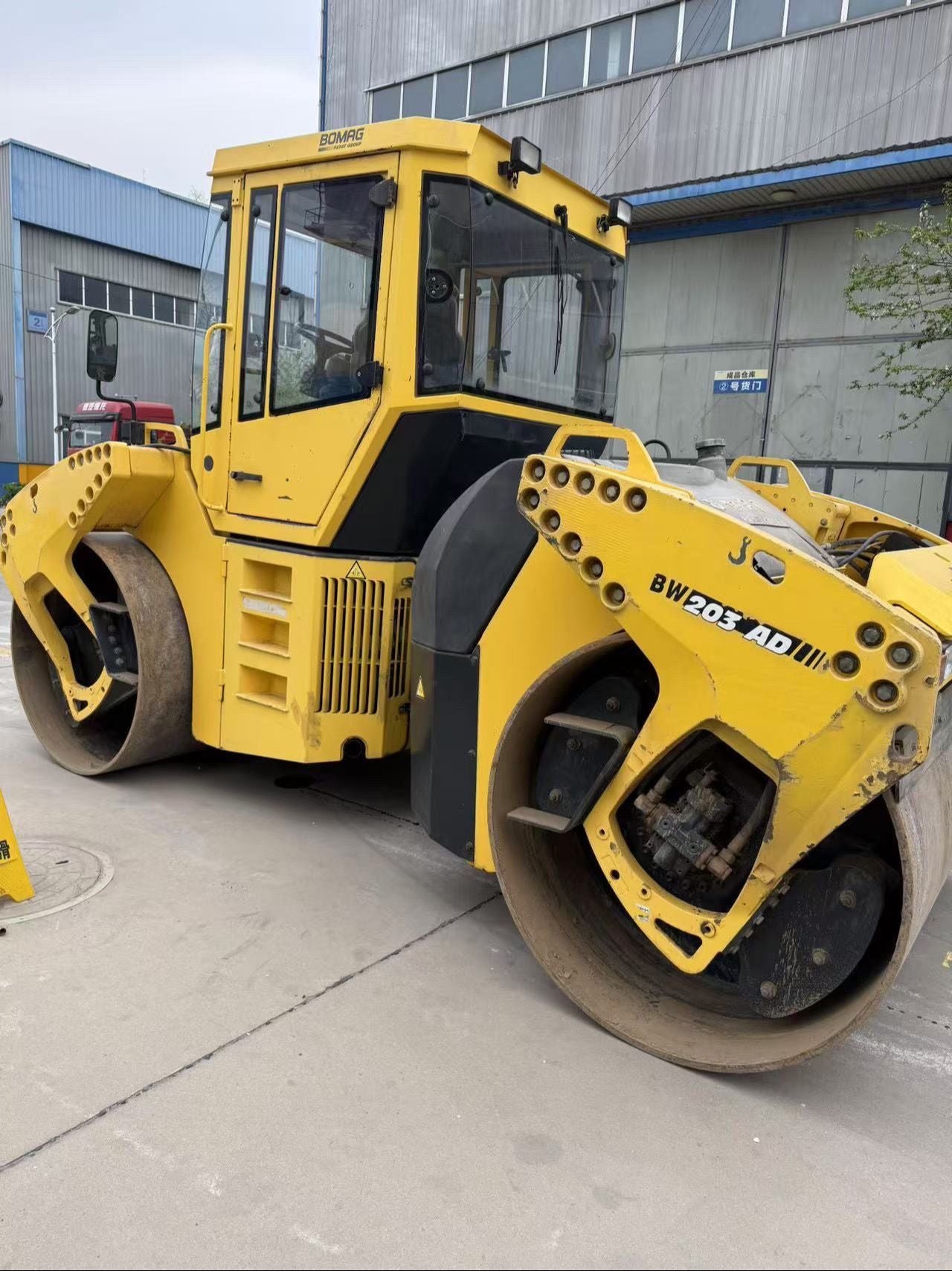 Used Bomag BW203AD Road Roller for Sale detail view