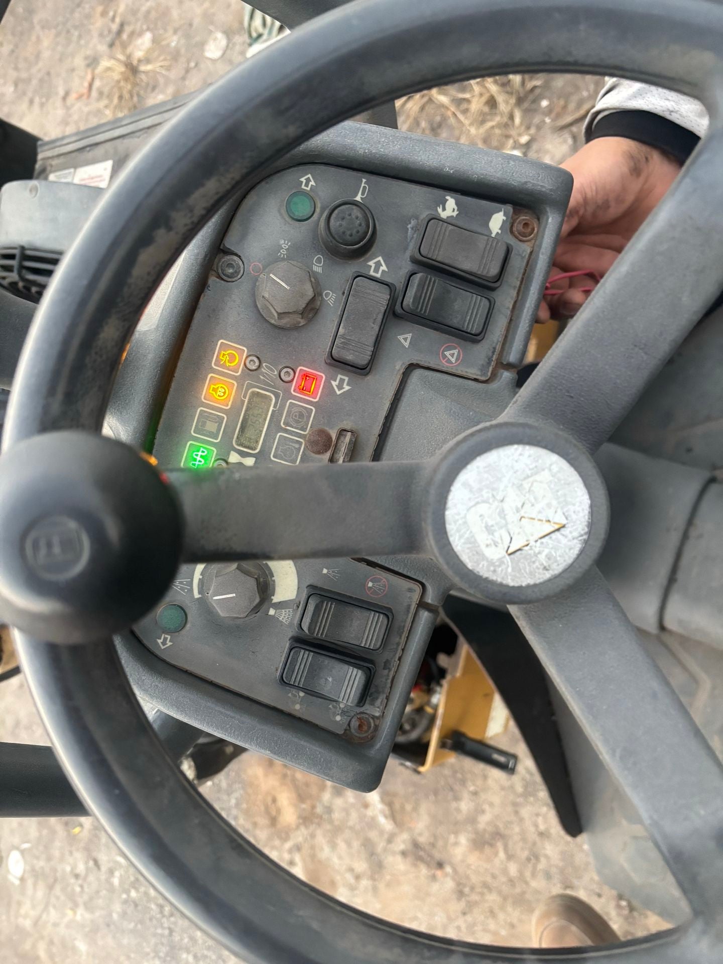 Used Caterpillar CB14B Road Roller for Sale detail view