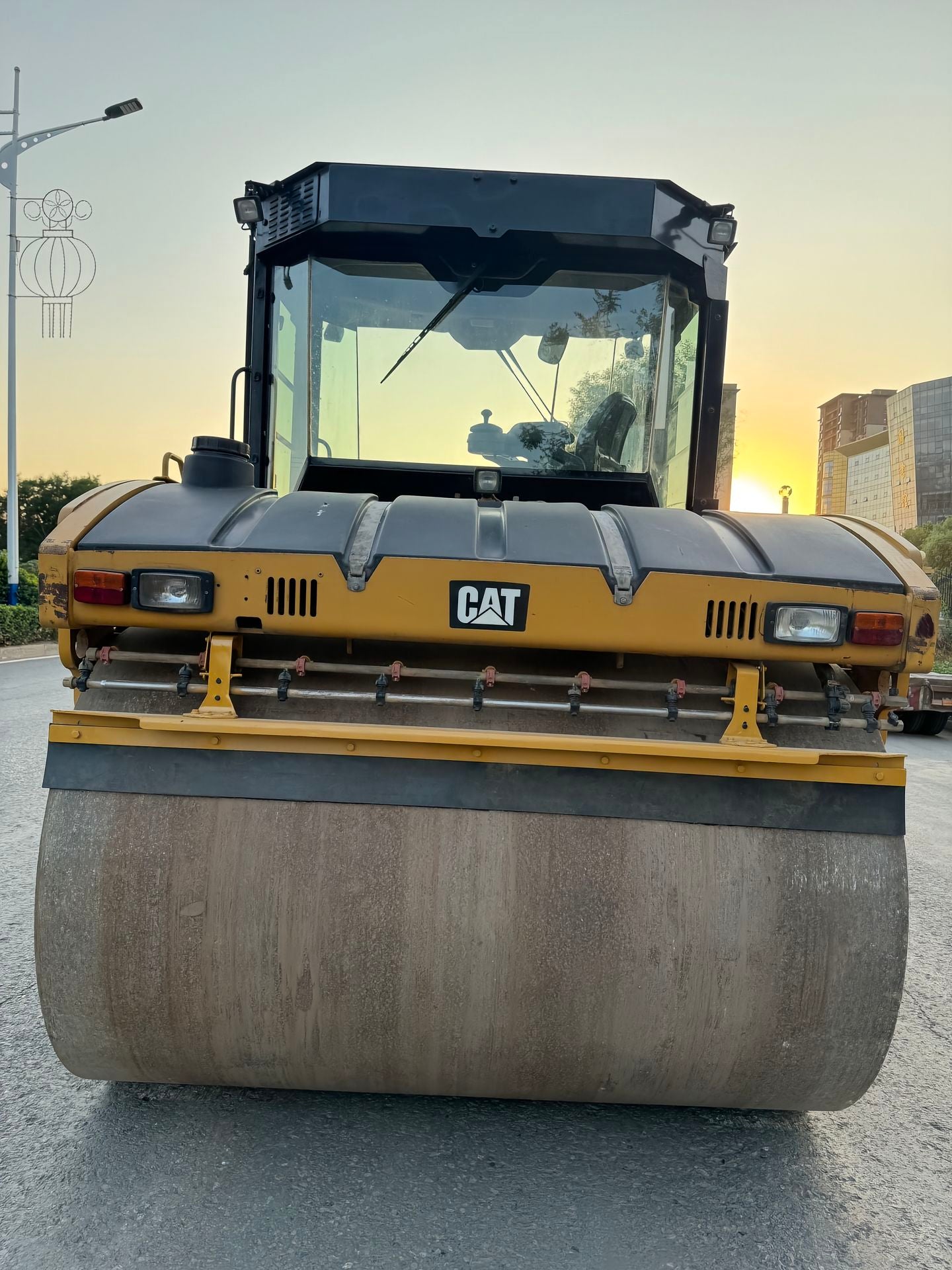 Used Caterpillar CB64B Road Roller for Sale detail view