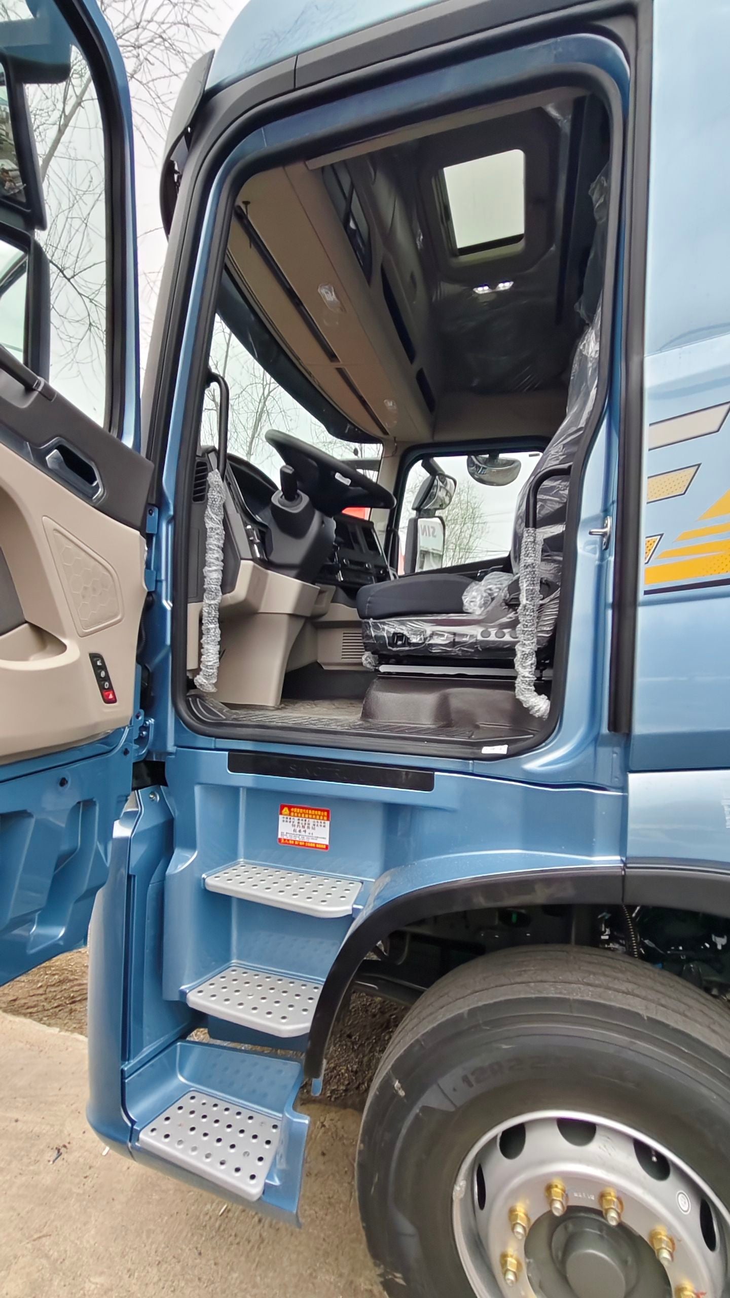 New Howo 540HP Truck Chassis for Sale - Updated Model detail view