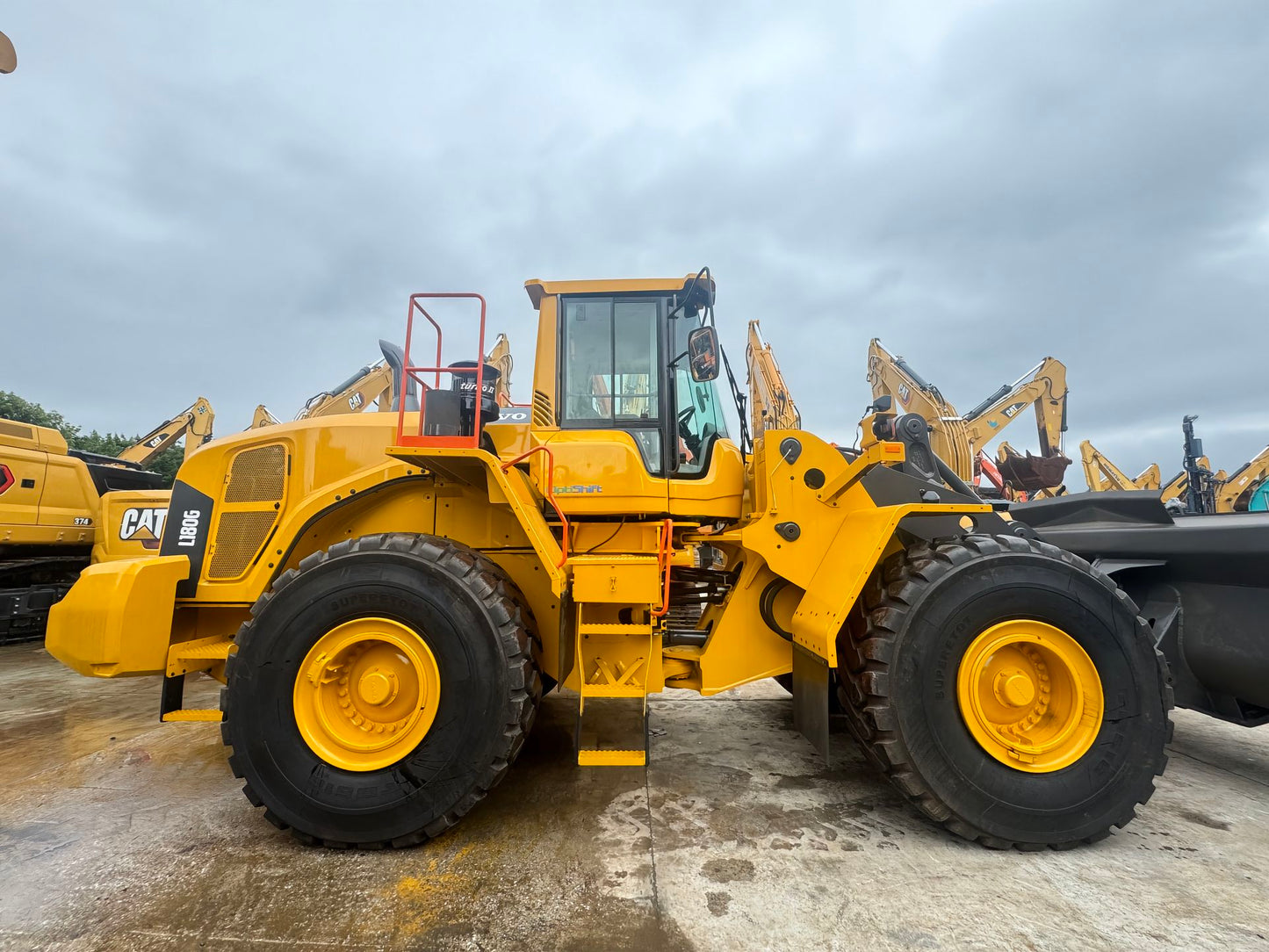 Used Volvo L180G Wheel Loader for Sale detail view