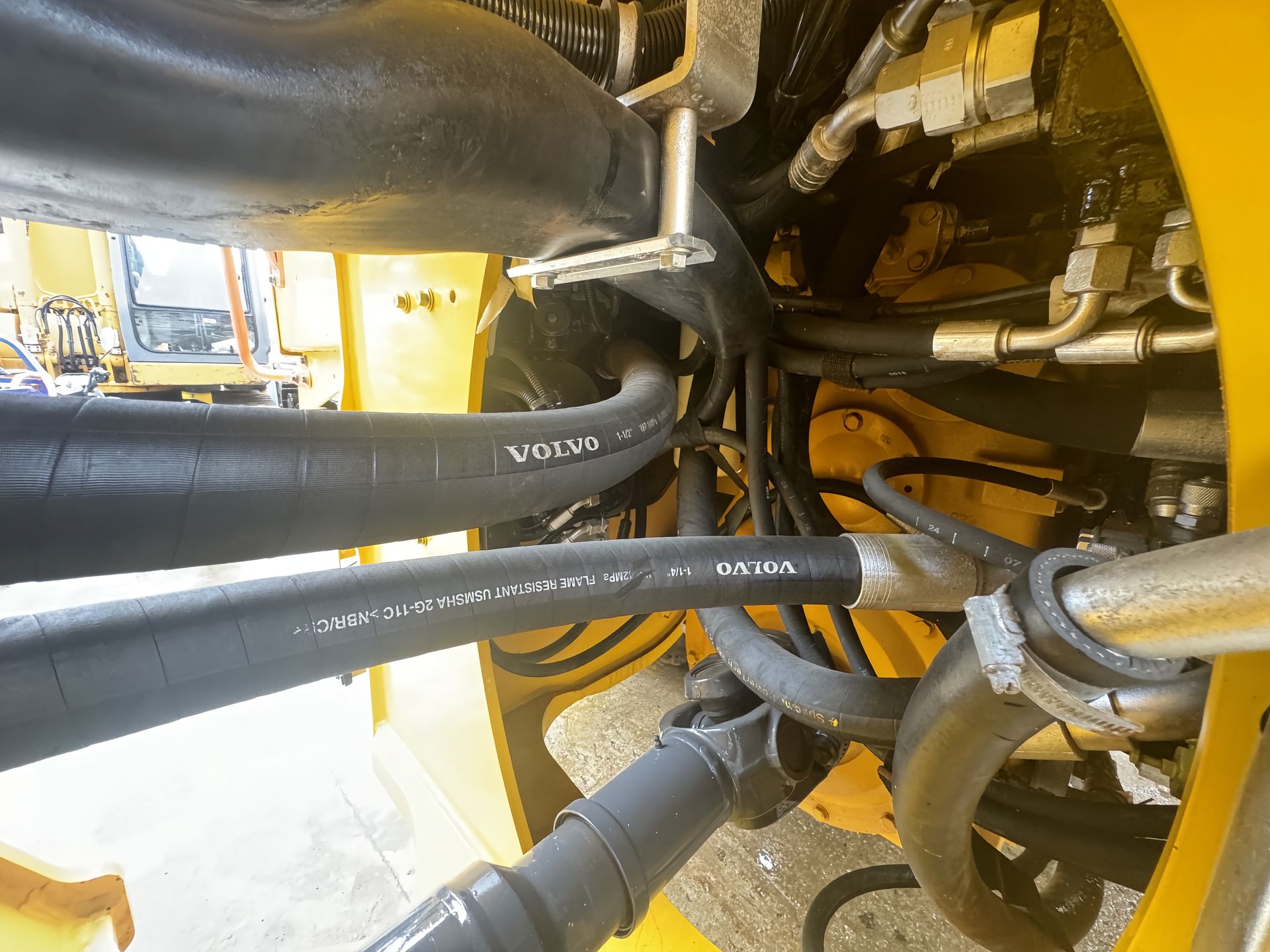 Used Volvo L180G Wheel Loader for Sale detail view