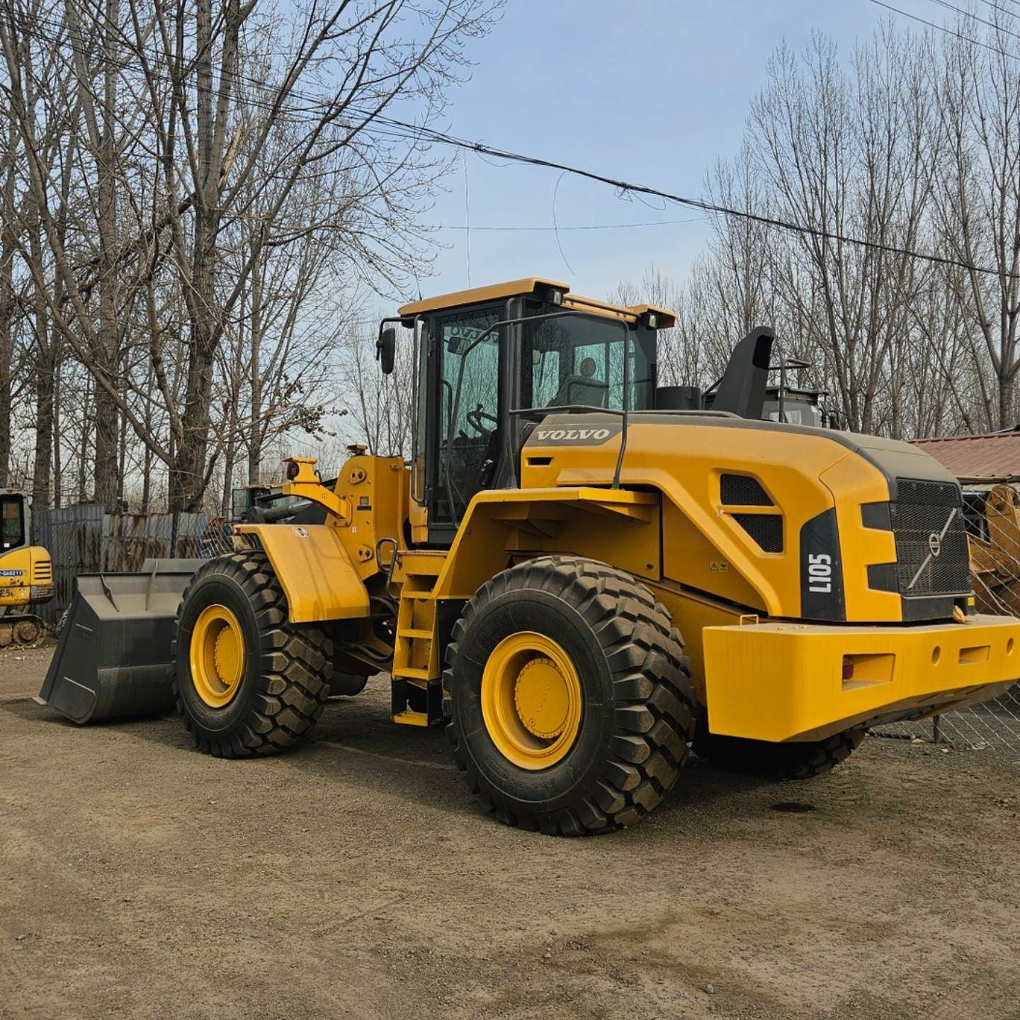 Used Volvo L105 Wheel Loader for Sale side view