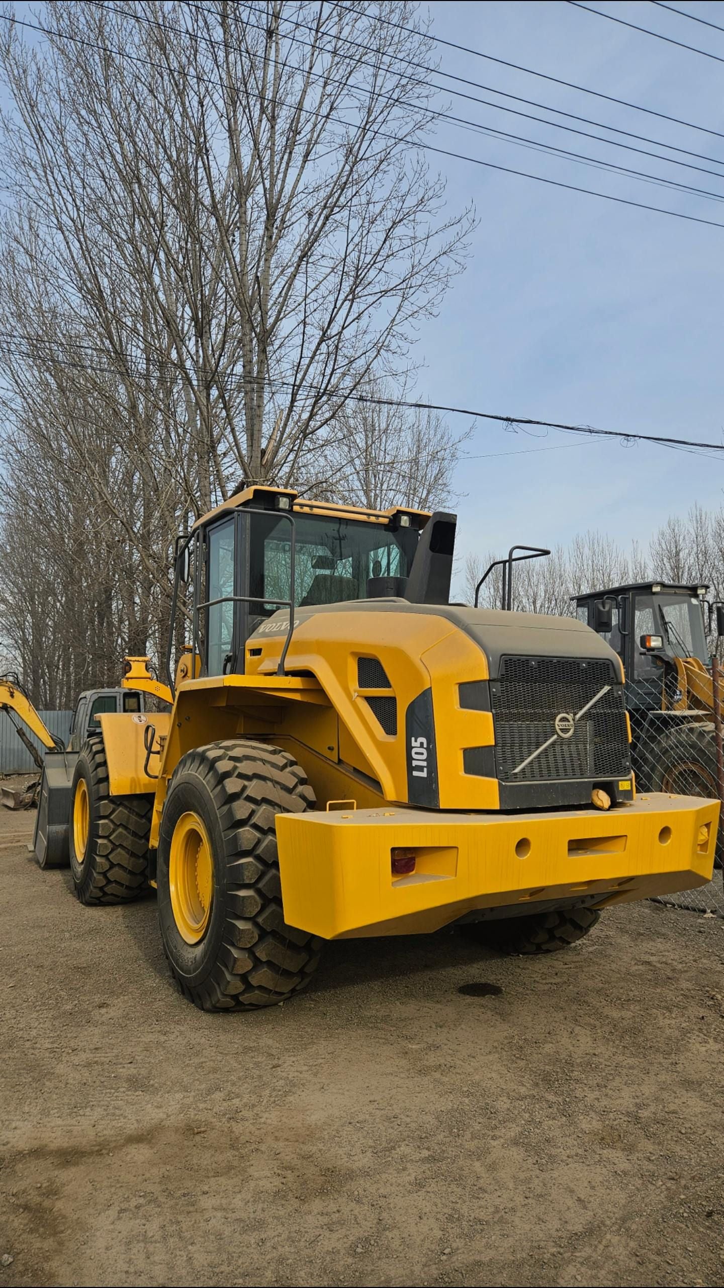 Used Volvo L105 Wheel Loader for Sale rear side view