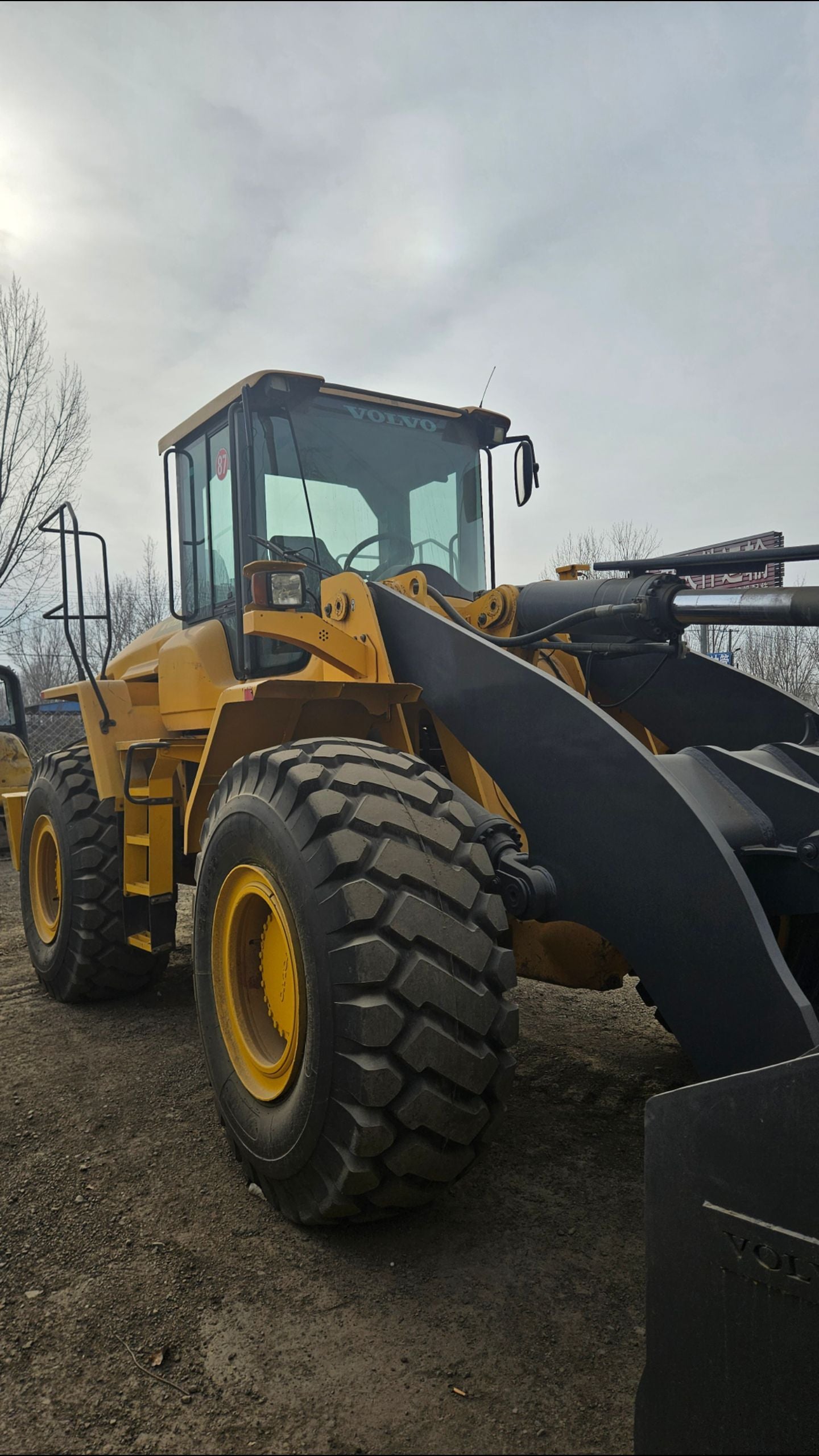 Used Volvo L105 Wheel Loader for Sale detail view