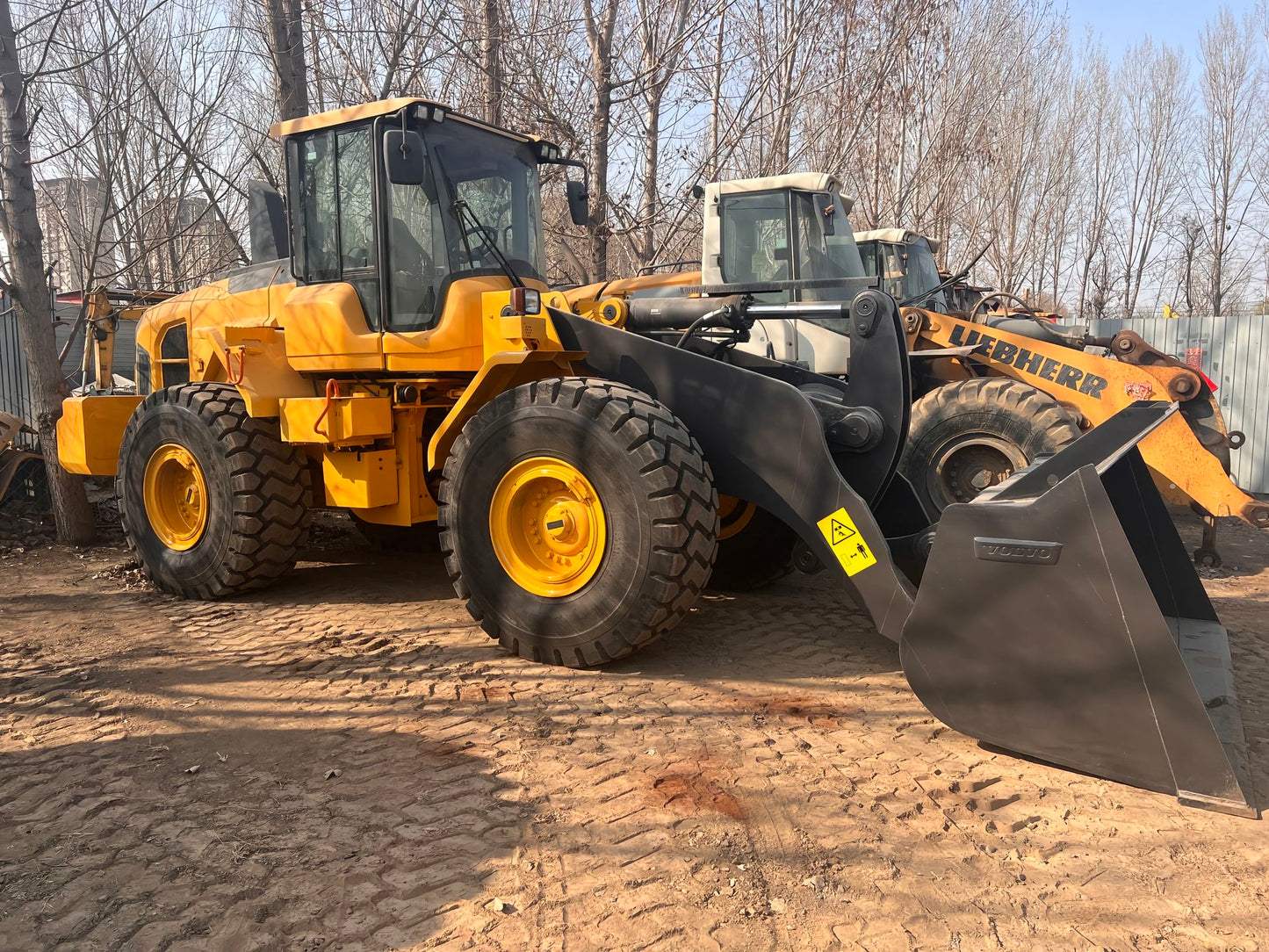 Used Volvo L120GZ Wheel Loader for Sale rear side view