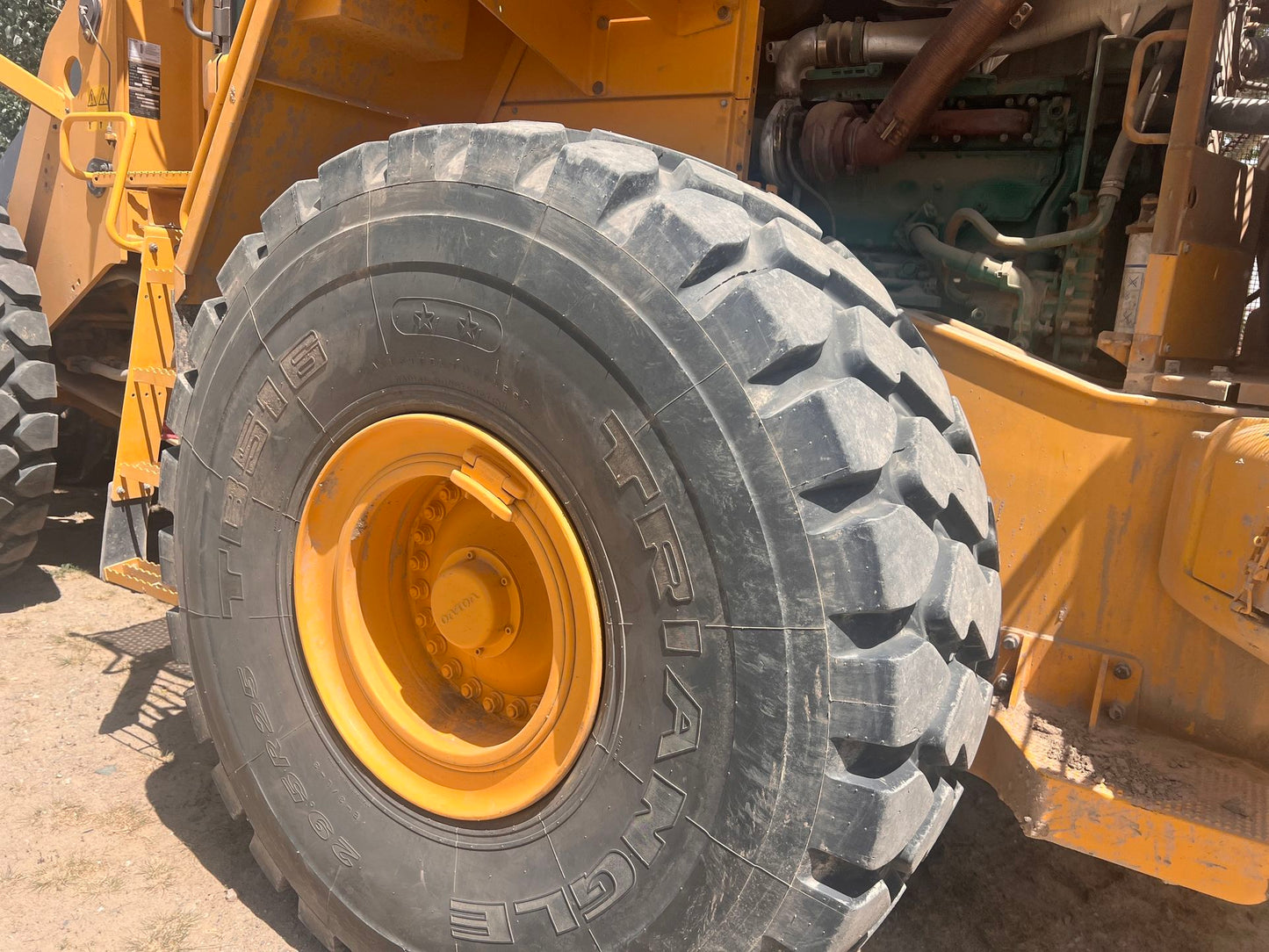 Used Volvo L220F Wheel Loader for Sale detail view