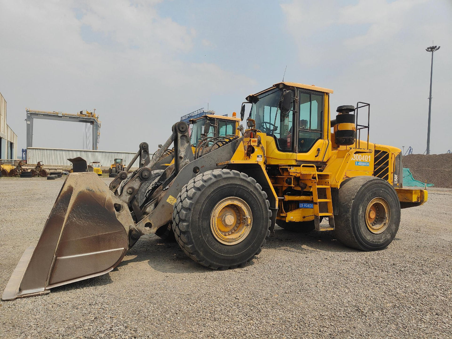 Used Volvo L150F Wheel Loader for Sale front view