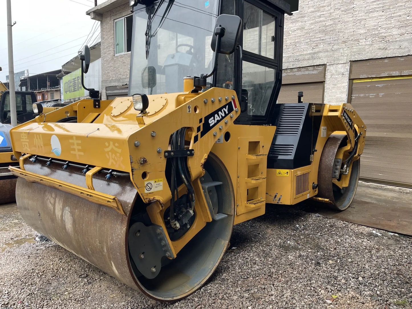 USED SANY STR130C-8