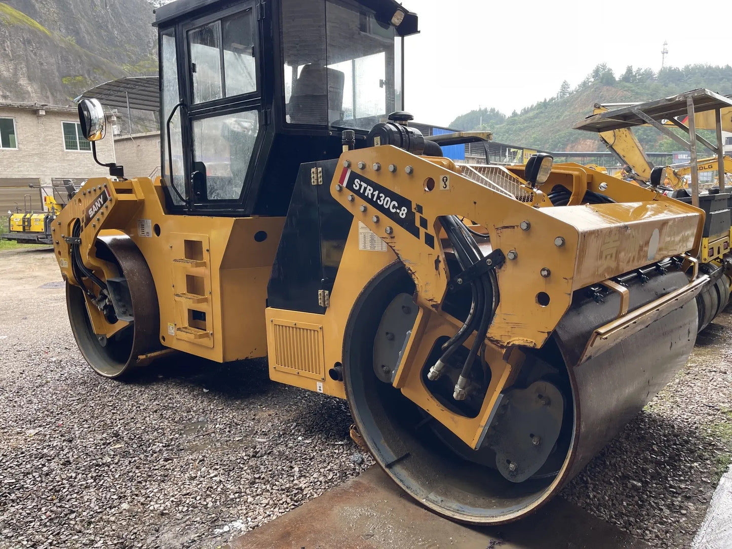 USED SANY STR130C-8