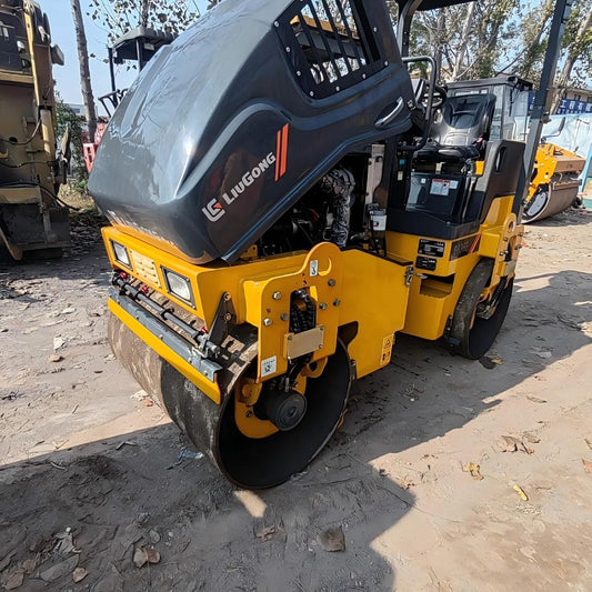 Used Liugong 6036E Road Roller for Sale rear side view
