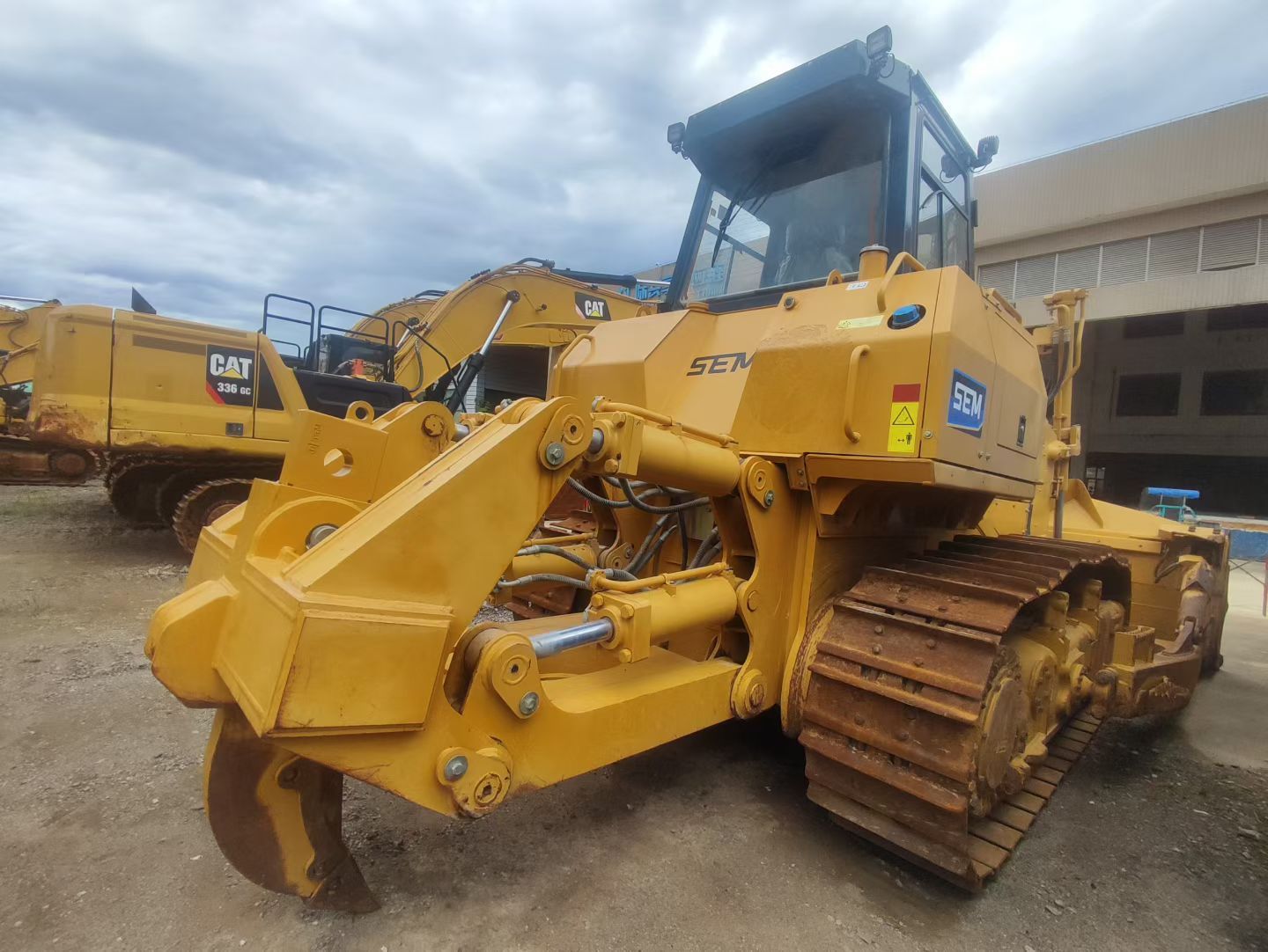 USED SEM 824F