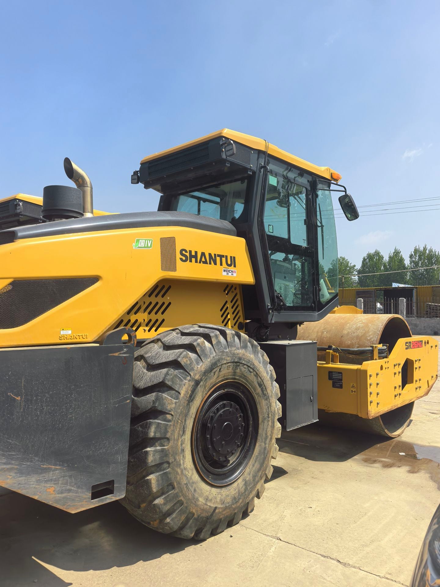 USED SHANTUI SR26HG