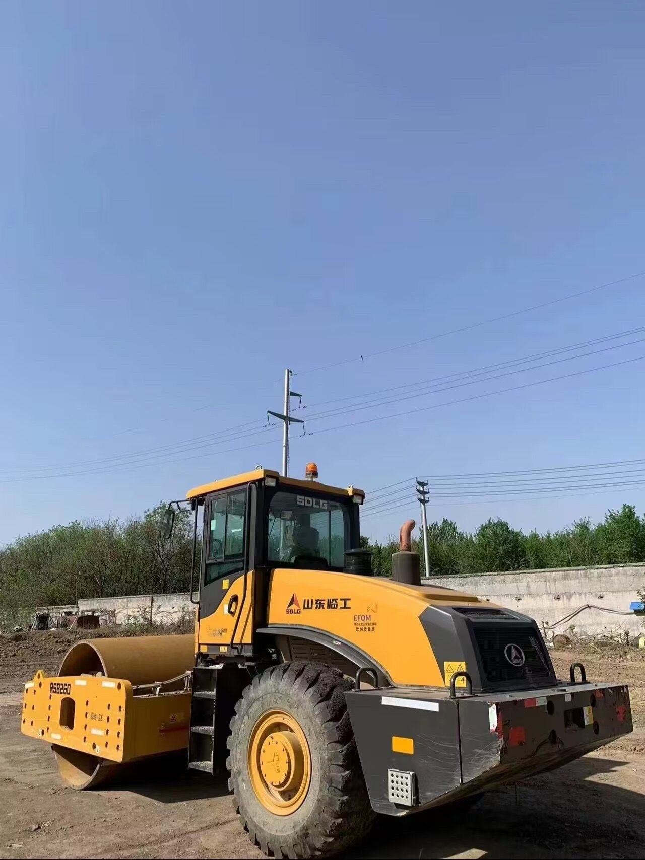 USED SDLG RS8260
