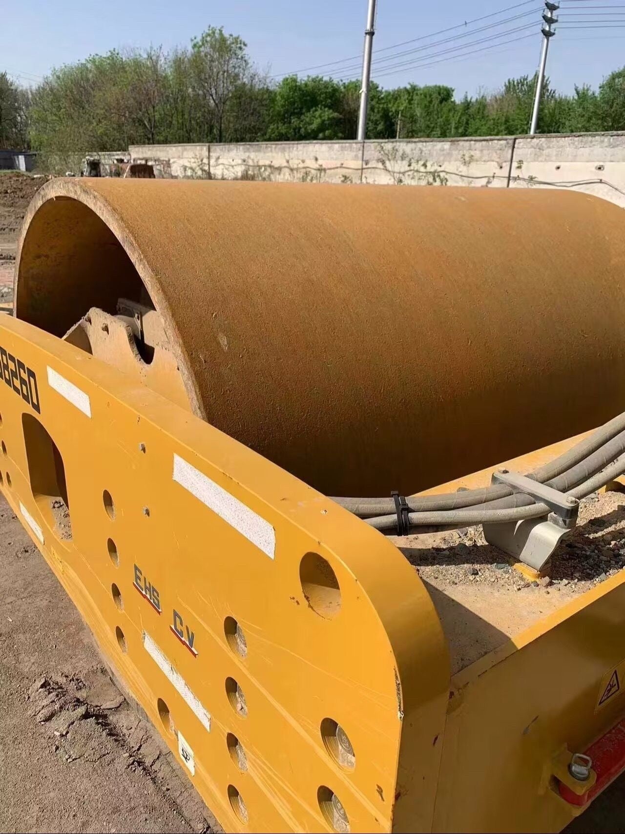 USED SDLG RS8260