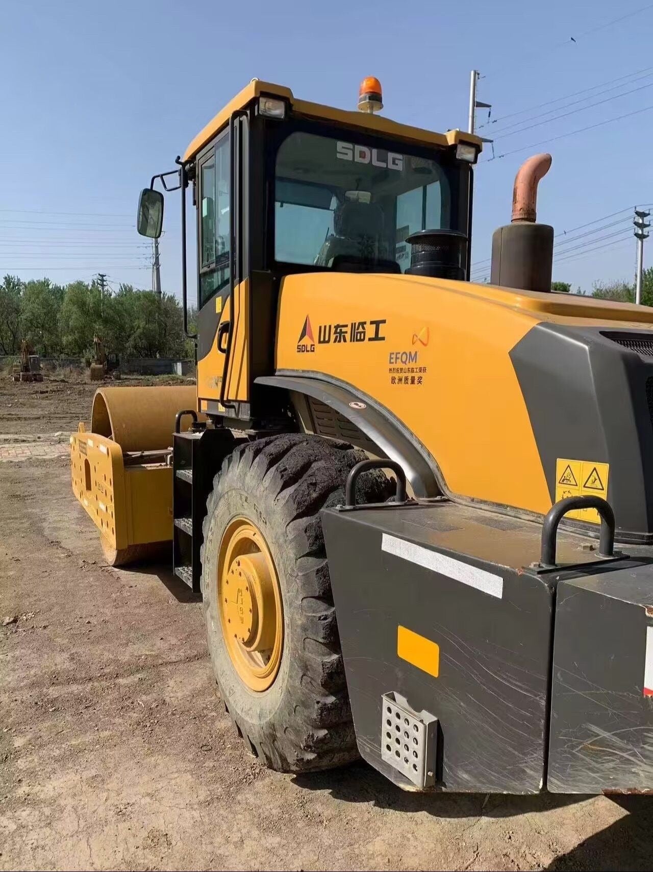 USED SDLG RS8260