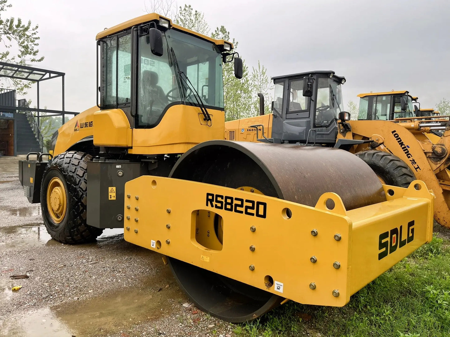 USED SDLG RS8220