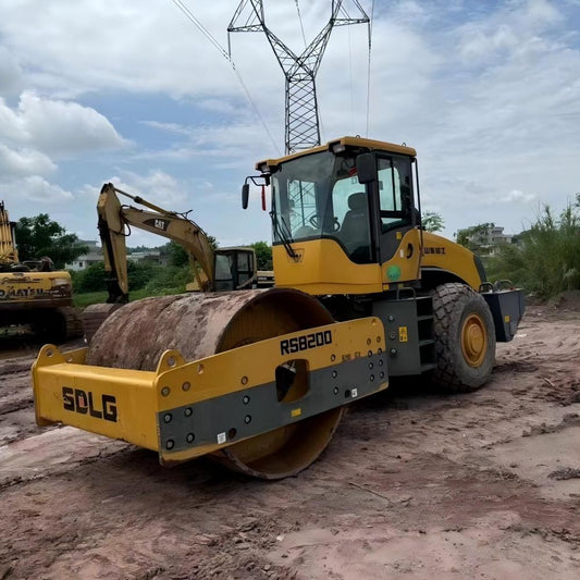 Used Sdlg RS8200 Road Roller for Sale side view