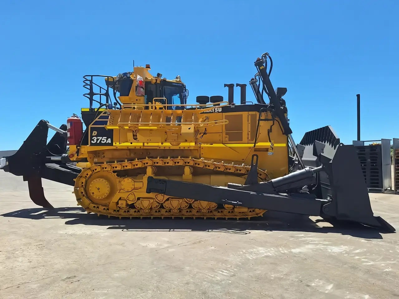 Used Komatsu 375A Bulldozer for Sale front view