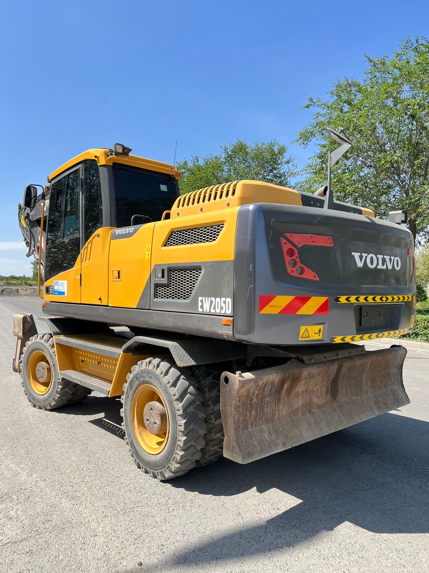 Used Volvo EW205 Excavator for Sale detail view