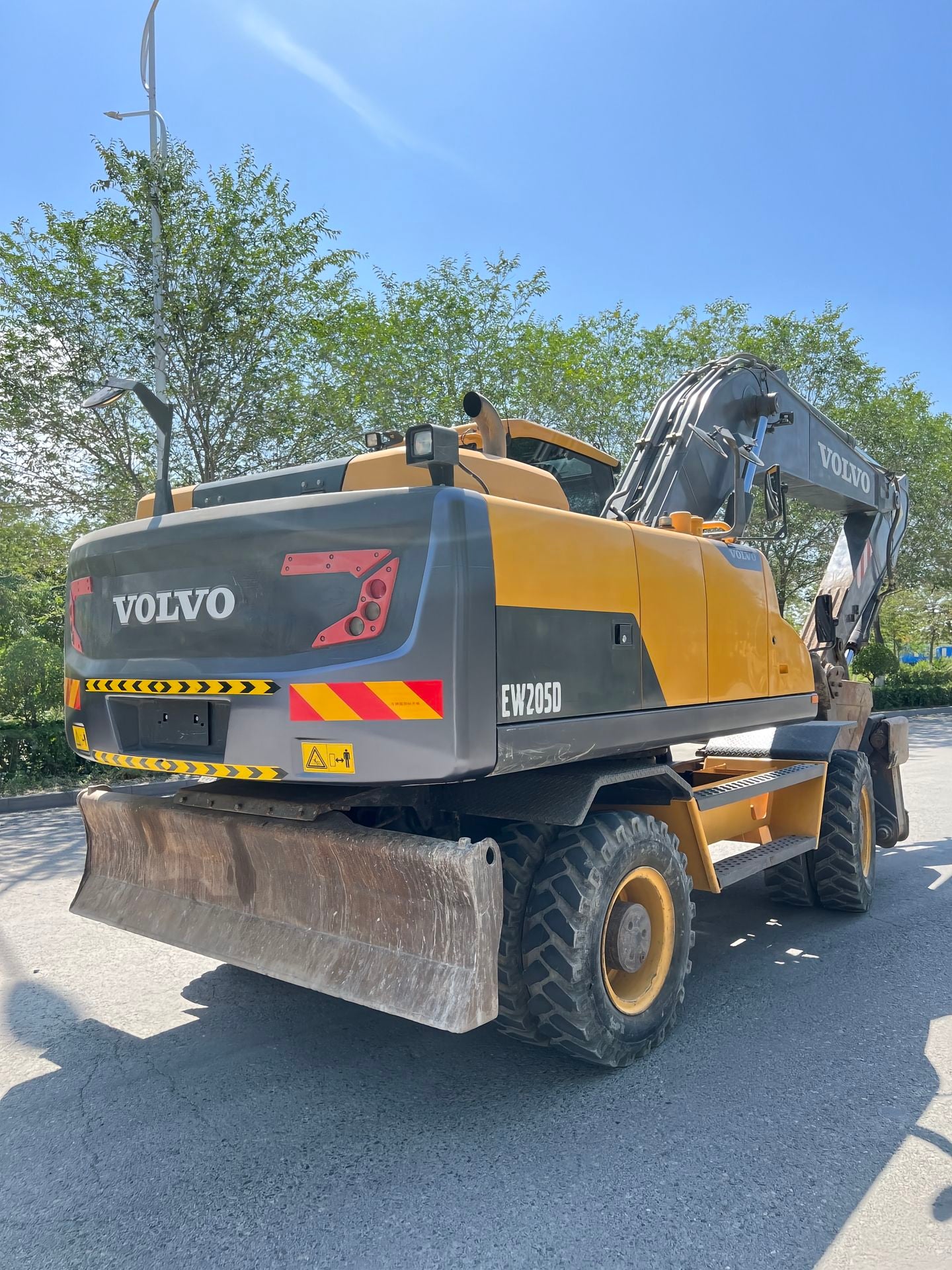 Used Volvo EW205 Excavator for Sale detail view