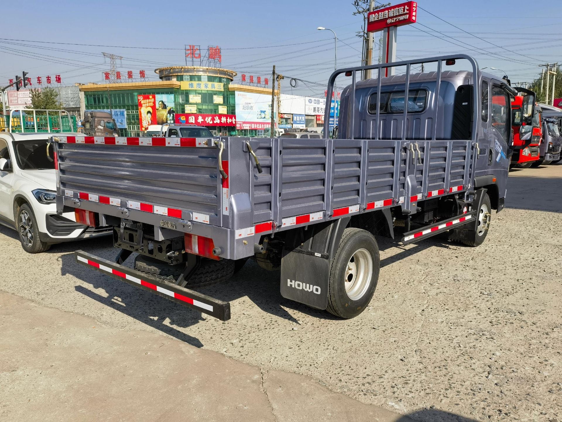 New Howo 160HP Flatbed Truck for Sale front view