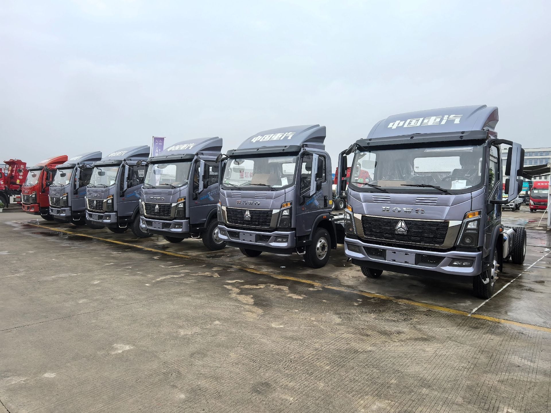 New Howo 190HP Truck Chassis for Sale rear side view