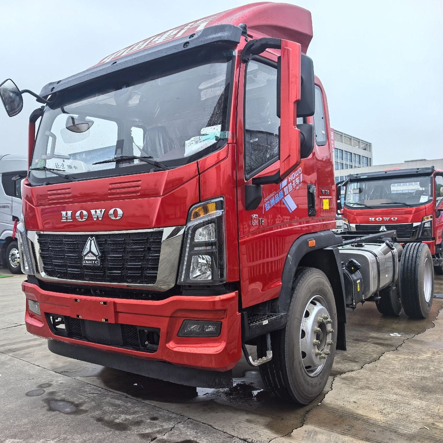 New Howo 190HP Truck Chassis for Sale side view