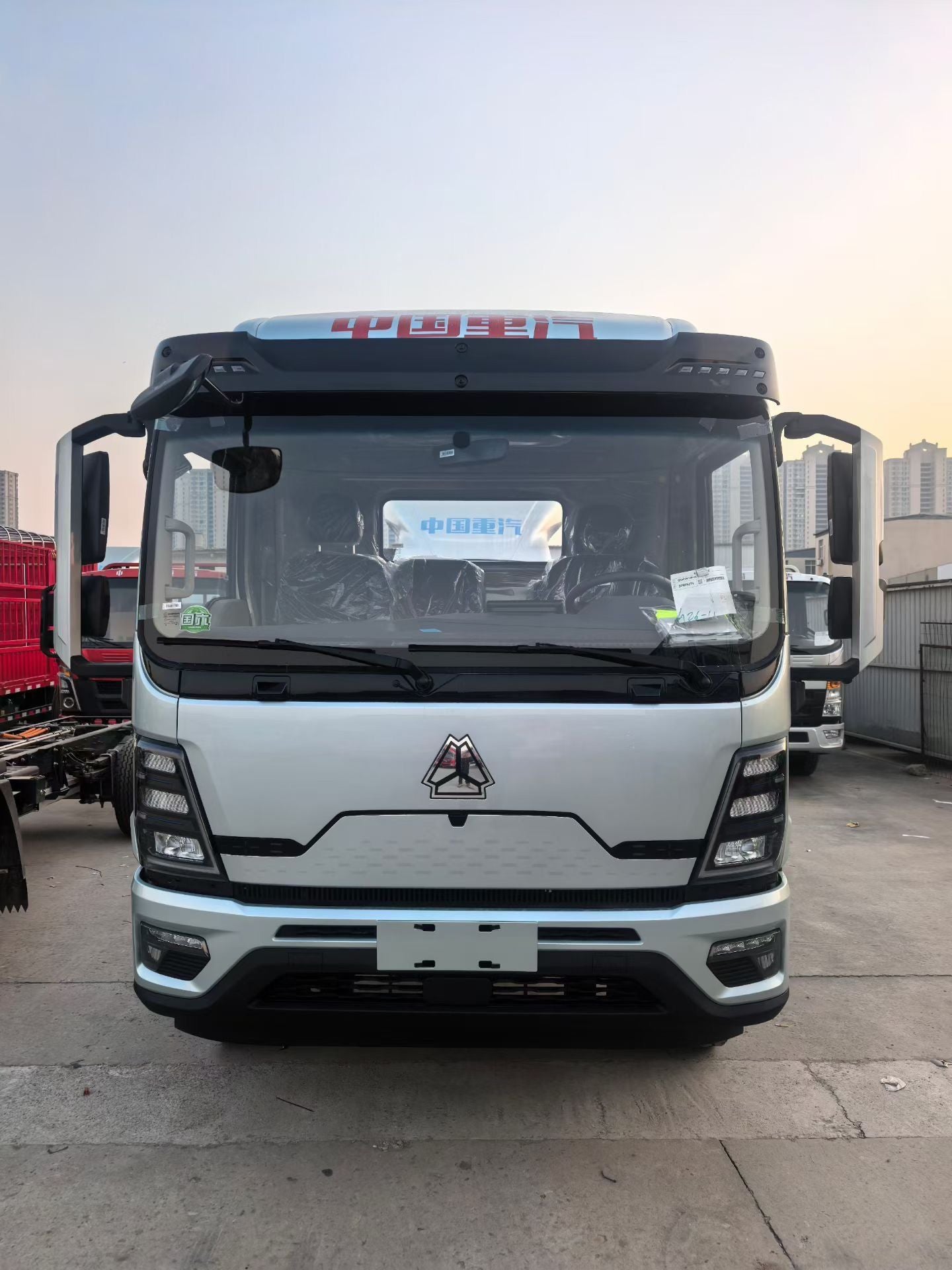 New Howo 190HP Light Truck for Sale front view