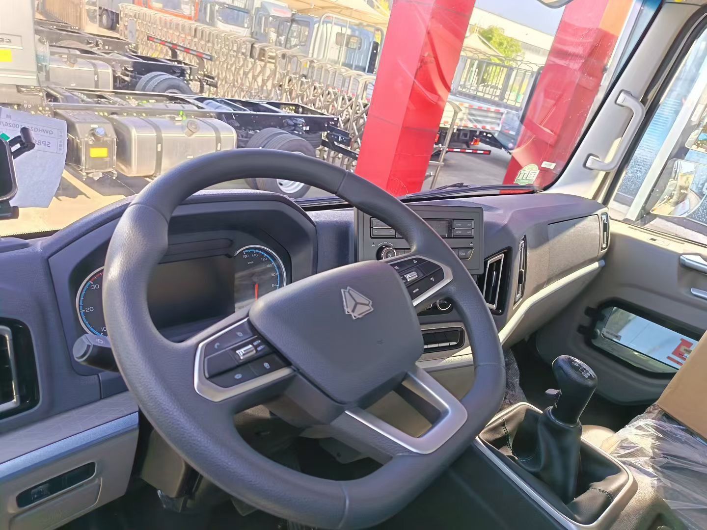 New Howo 190HP Light Truck for Sale detail view
