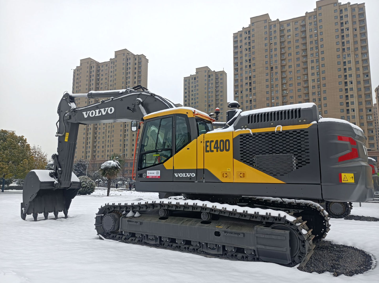 New Volvo EC400 Excavator for Sale detail view