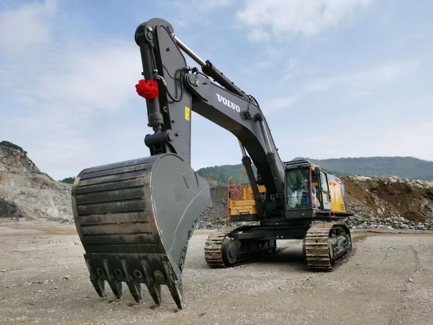 New Volvo EC950EL Excavator for Sale detail view