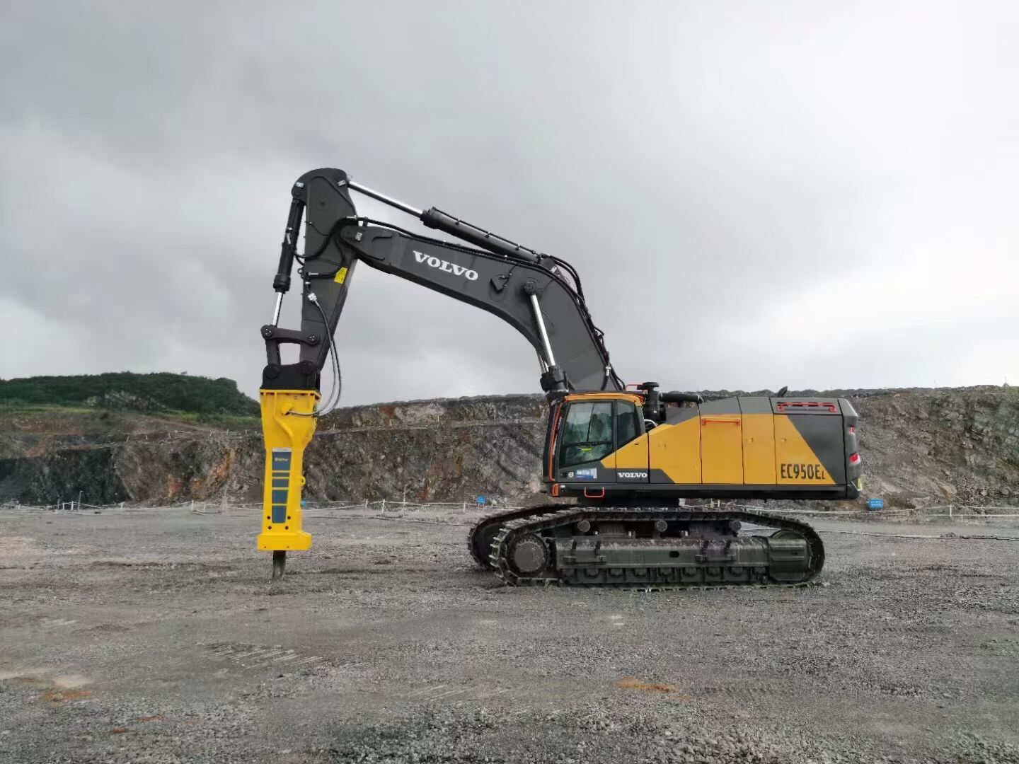New Volvo EC950EL Excavator for Sale detail view
