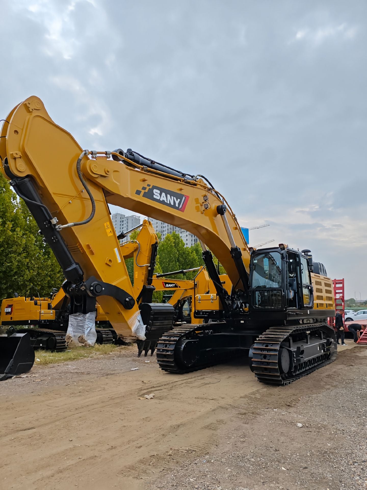 New Sany SY650HB Excavator for Sale detail view