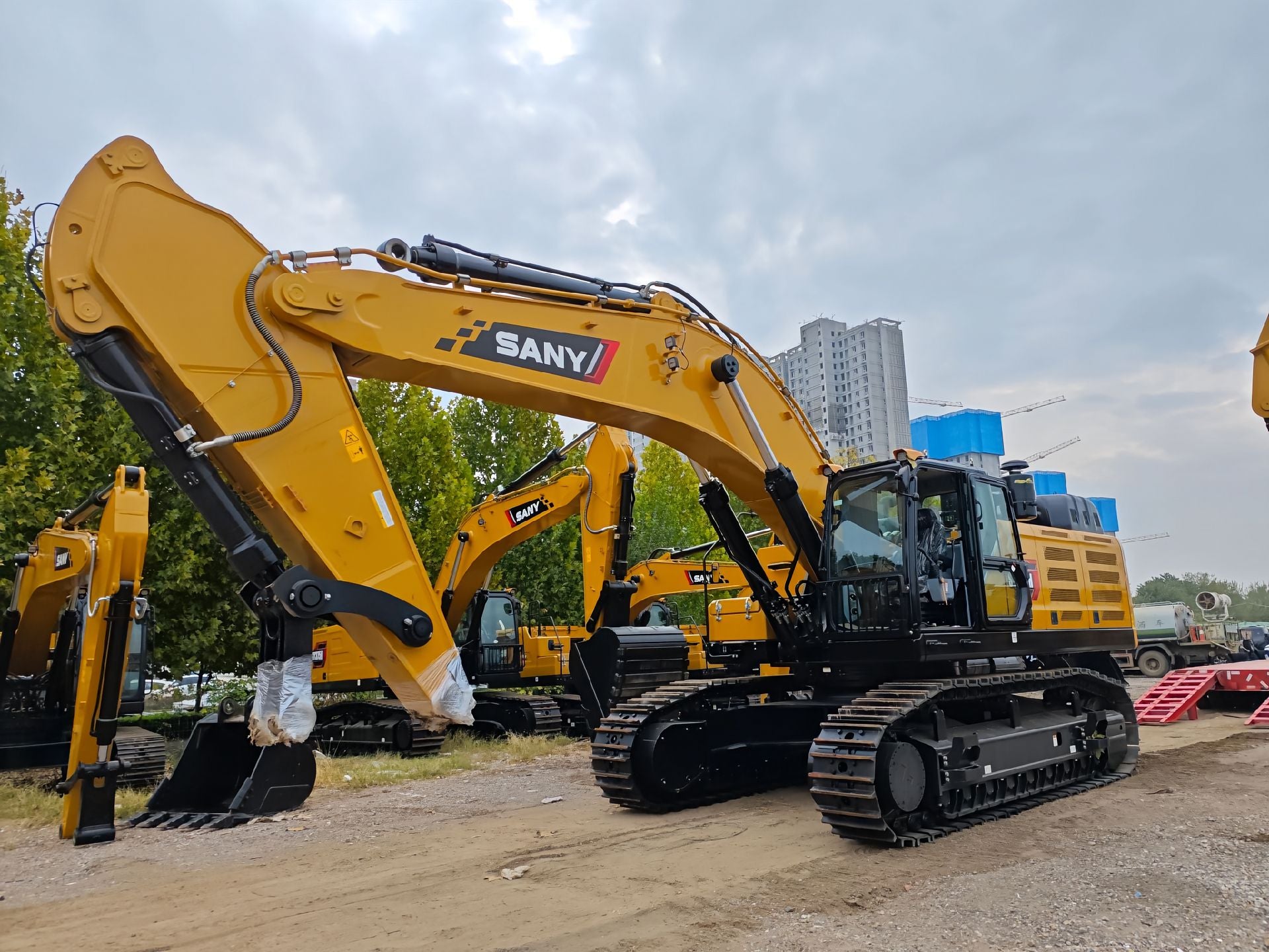 New Sany SY650HB Excavator for Sale detail view