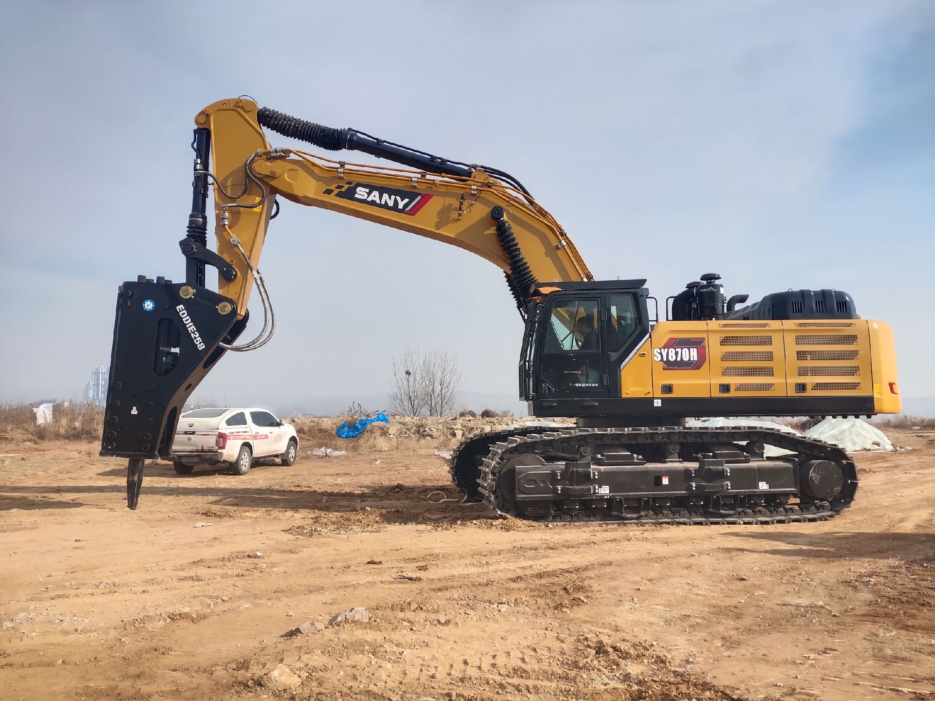 New Sany SY870H-S Excavator for Sale detail view