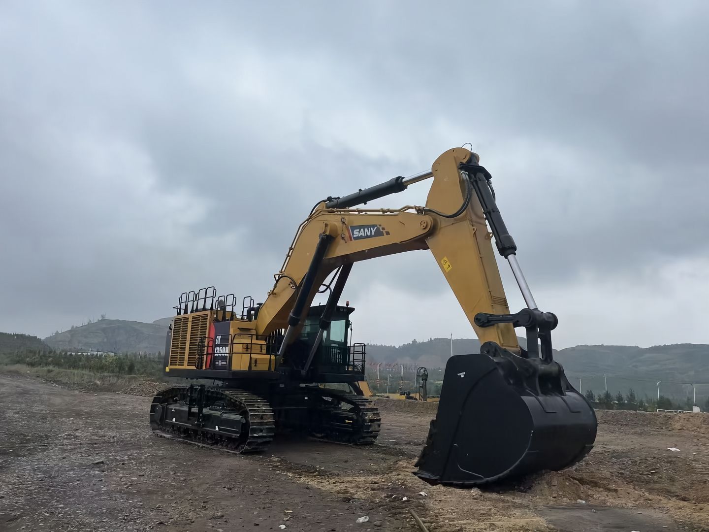 New Sany SY1350H Excavator for Sale detail view