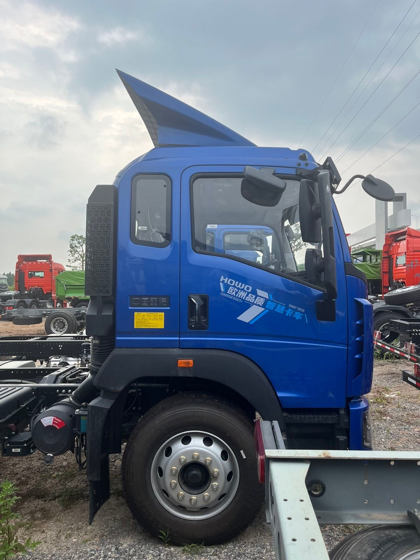 New Howo G5X SERIES CHASSIS Truck Chassis for Sale detail view