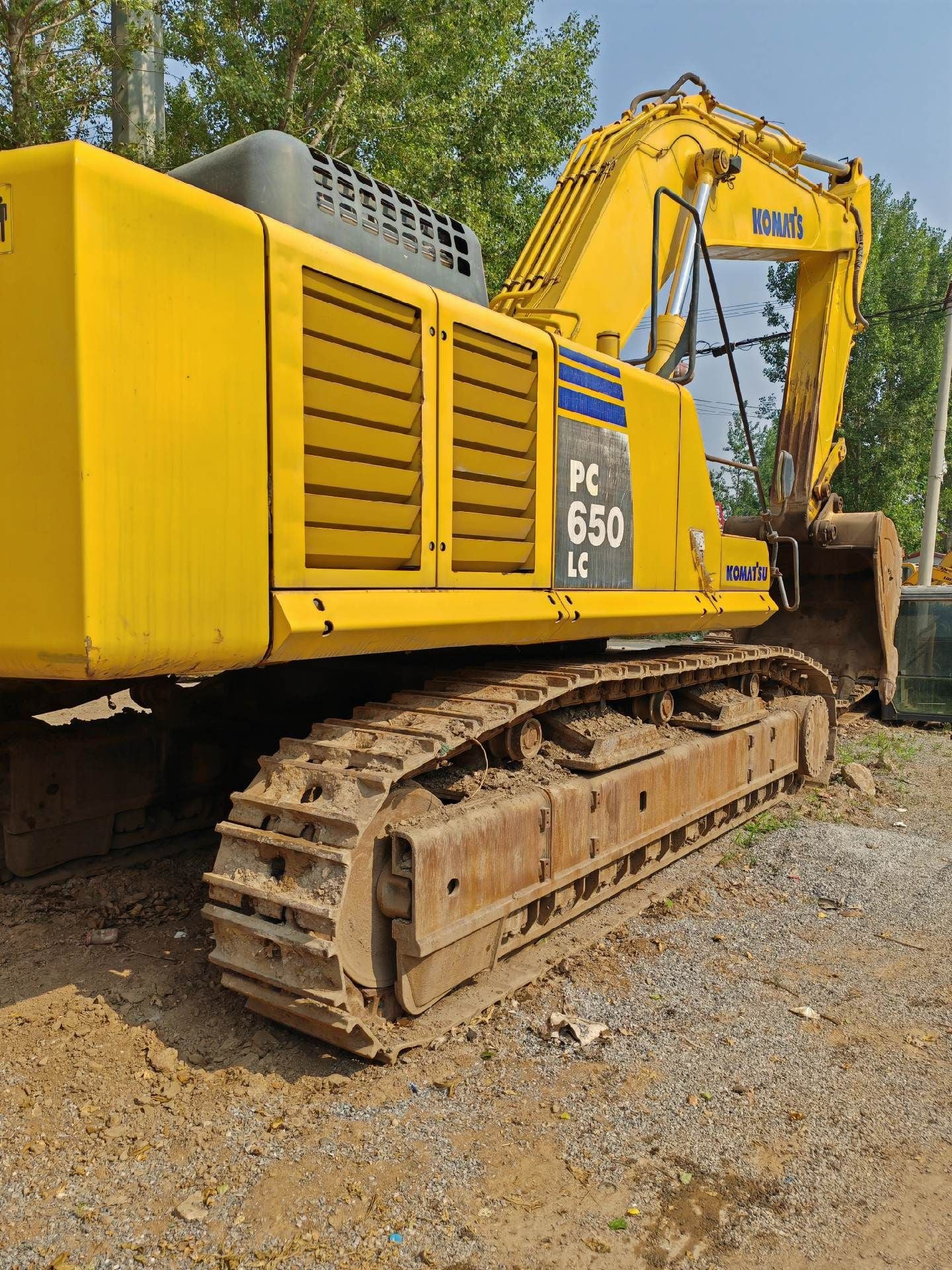 Used Komatsu PC650 Excavator for Sale rear side view