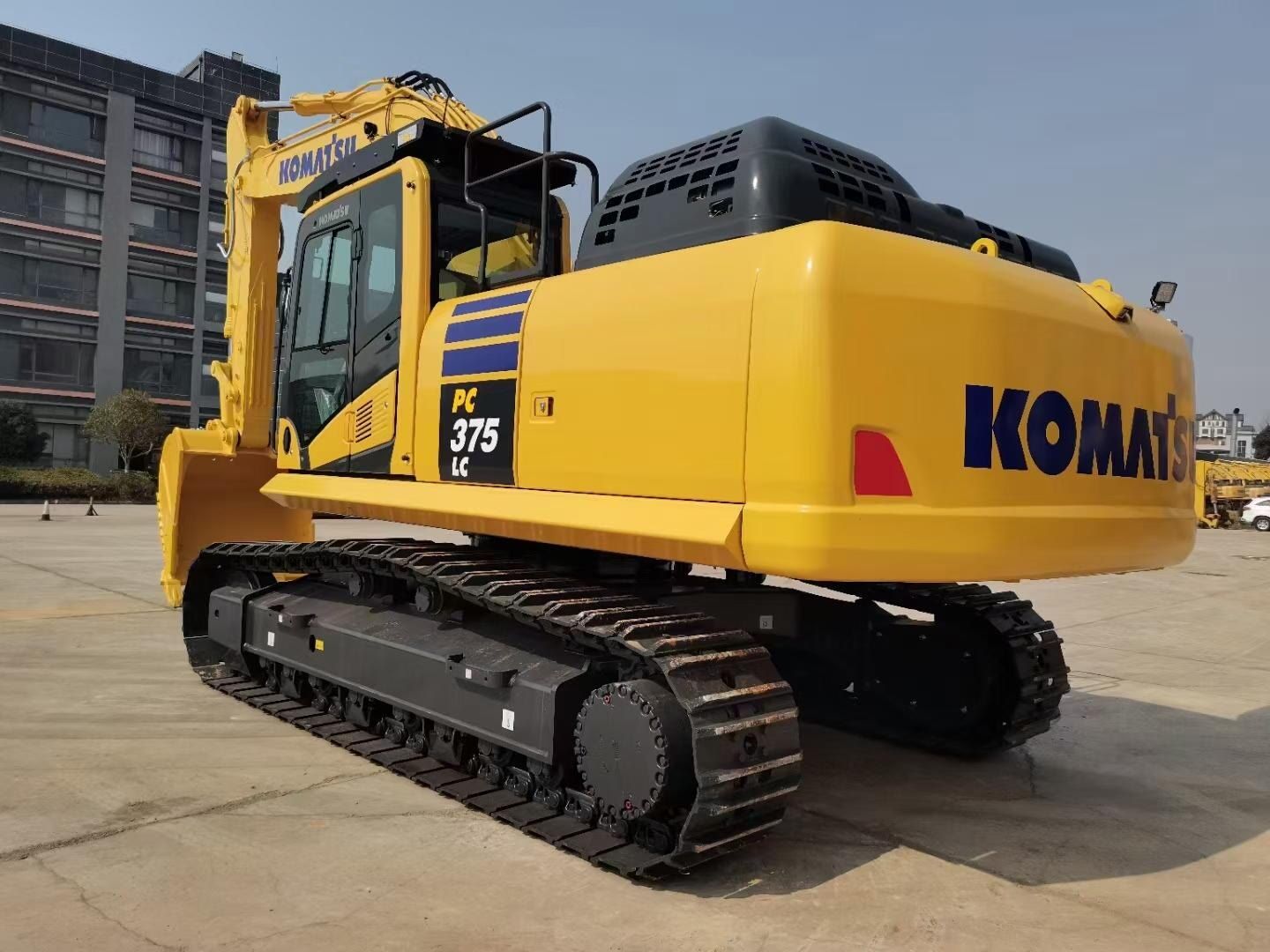 Used Komatsu PC375 Excavator for Sale rear side view