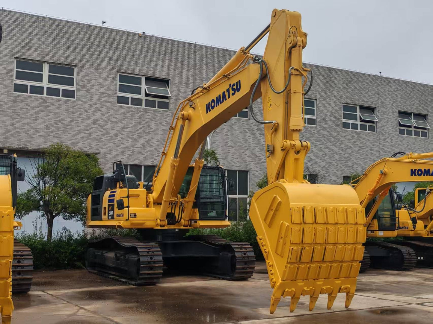 Used Komatsu PC500LC-10 Excavator for Sale rear side view