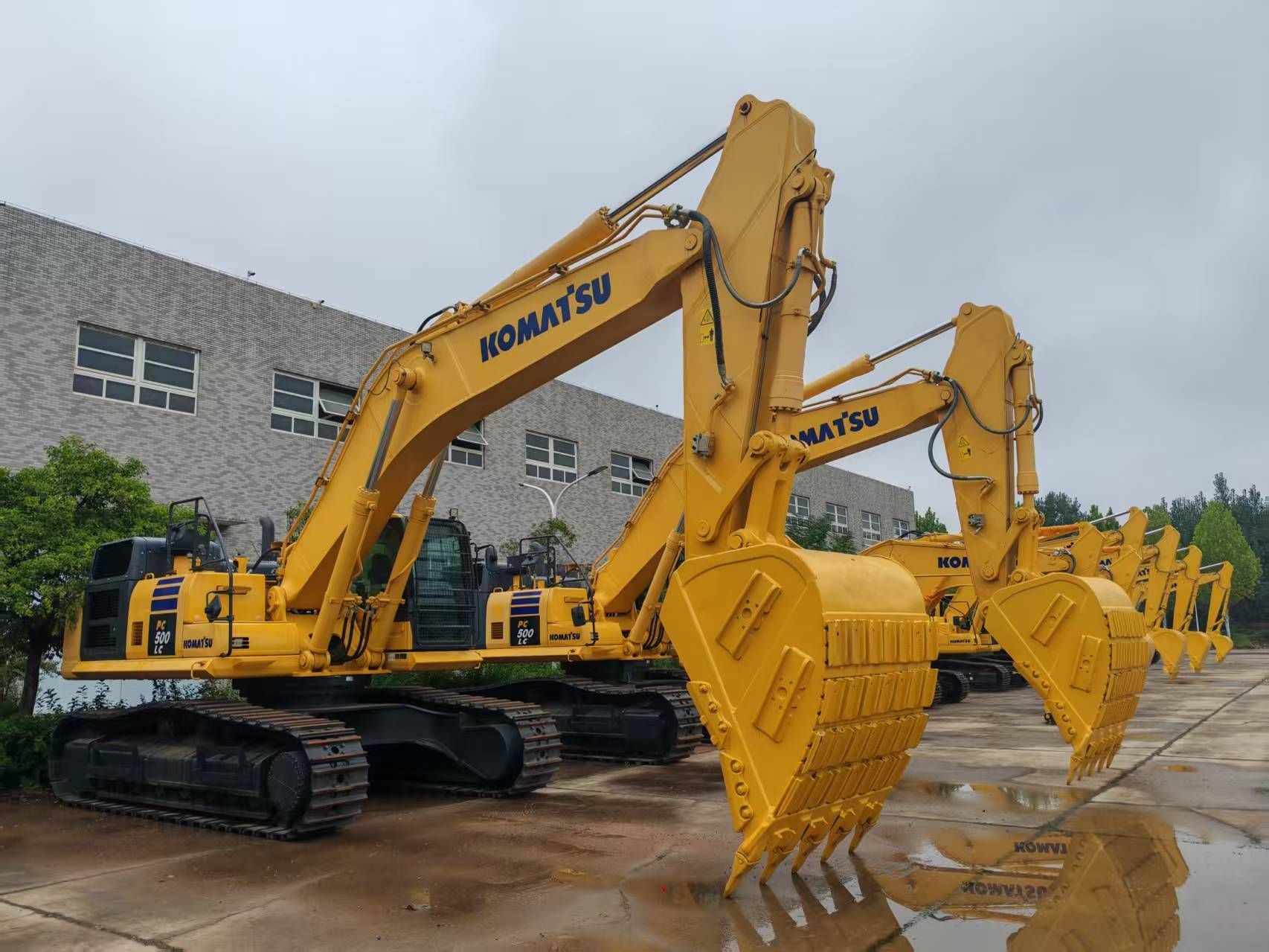 Used Komatsu PC500LC-10 Excavator for Sale front view
