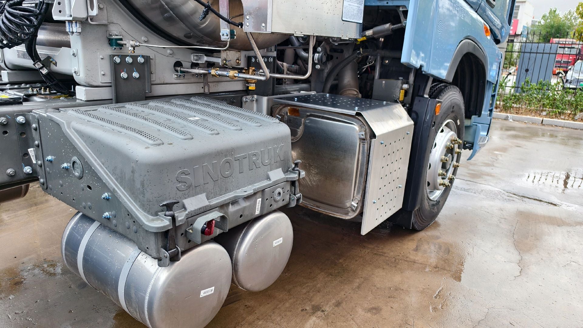 New Howo 560HP Truck Tractor for Sale detail view