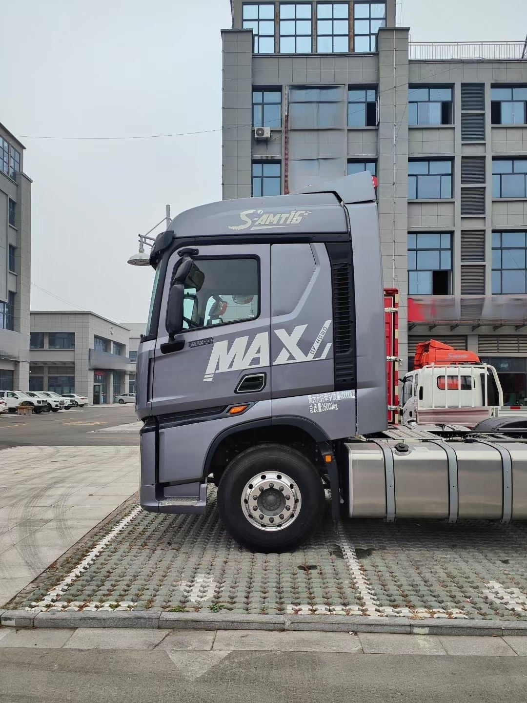 New Howo 500HP Truck Chassis for Sale detail view