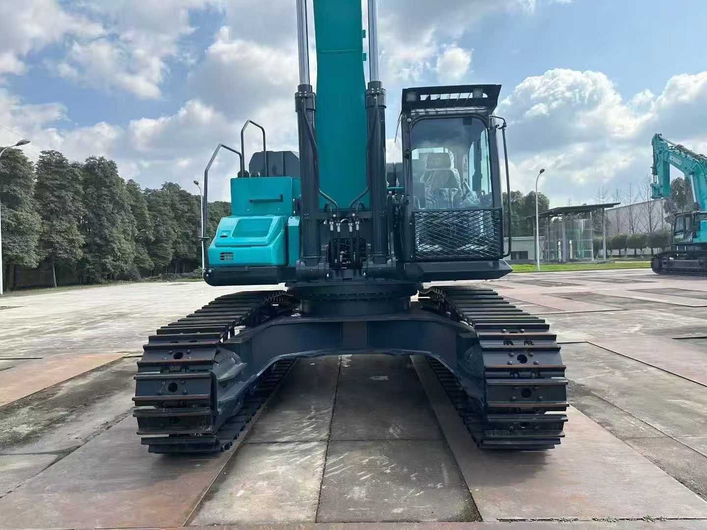 New Kobelco SK550XD-11E Excavator for Sale detail view