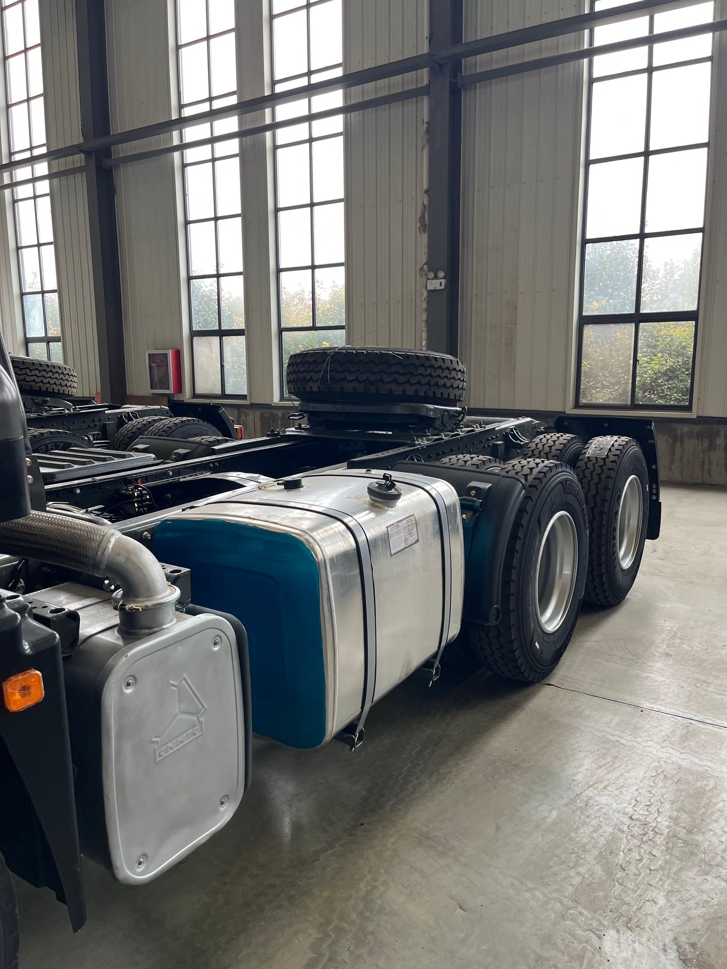 New Howo 371HP Truck Chassis for Sale detail view