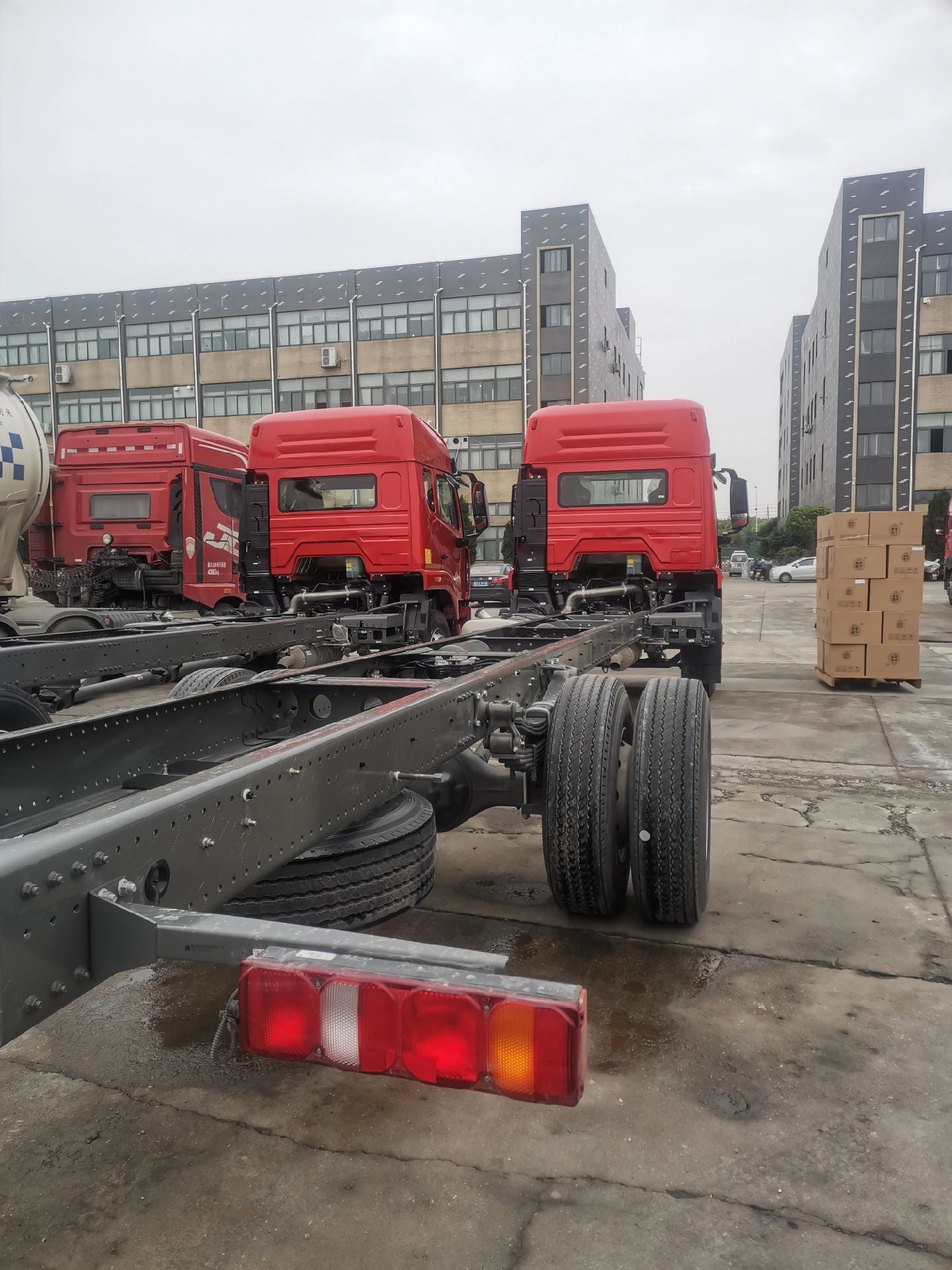 New Howo 240HP Truck Chassis for Sale detail view
