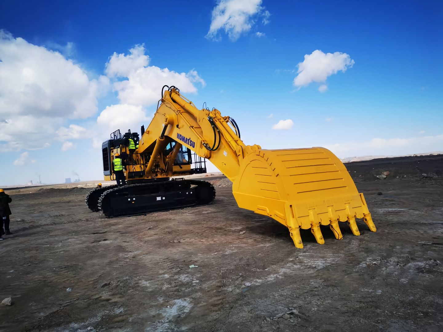 Used Komatsu PC1250 Excavator for Sale front view