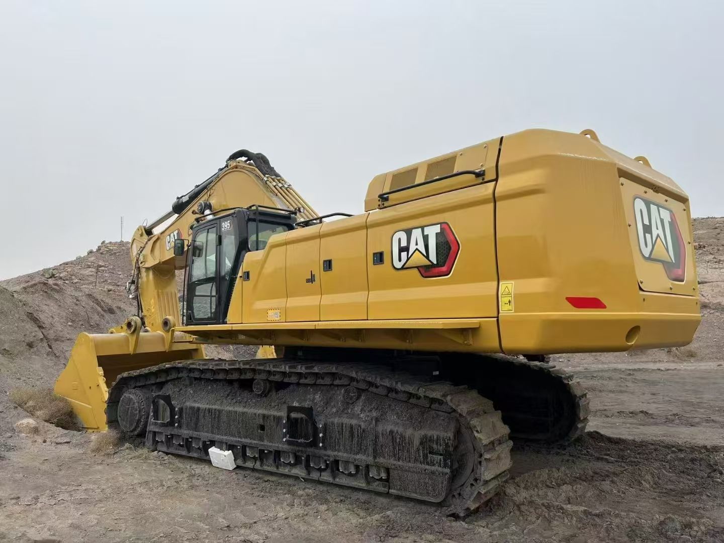 Used Caterpillar 395 Excavator for Sale front view